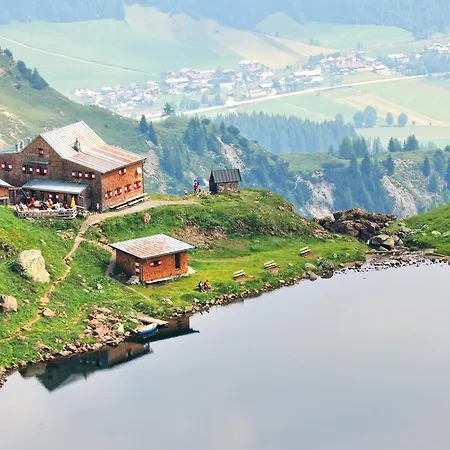 Konukevi Haus Bergland 3*