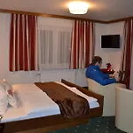 Haus Bergland Guest house
